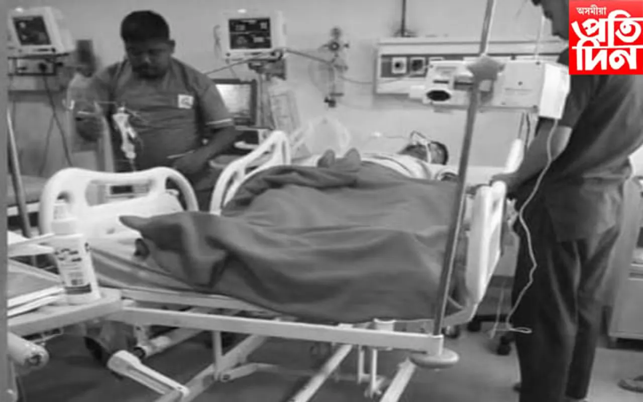 পুত্ৰৰ অস্ত্ৰোপচাৰৰ বাবে অসমবাসীৰ ওচৰত আৰ্থিক সহায় ভিক্ষা দুৰ্ভগীয়া পৰিয়ালৰ