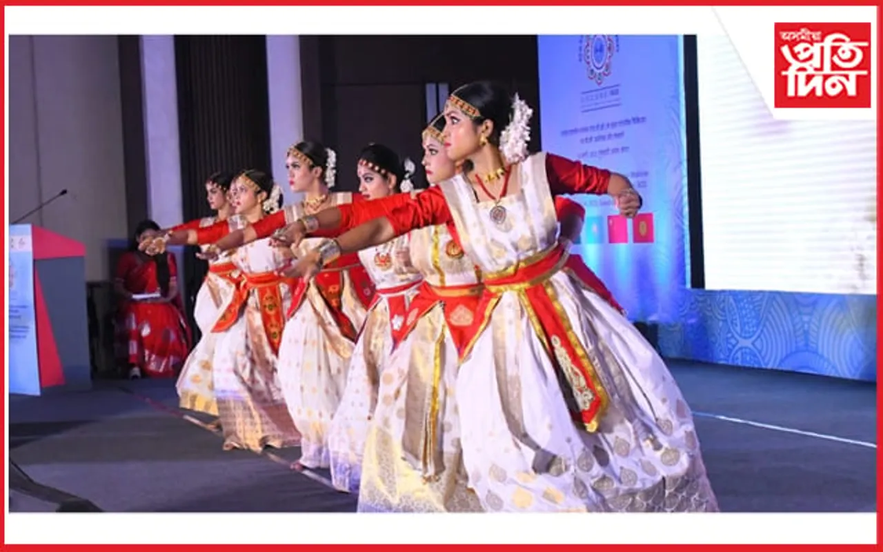 অসমৰ বাৰেৰহনীয়া সংস্কৃতিত অভিভূত আন্তঃৰাষ্ট্ৰীয় প্রতিনিধি