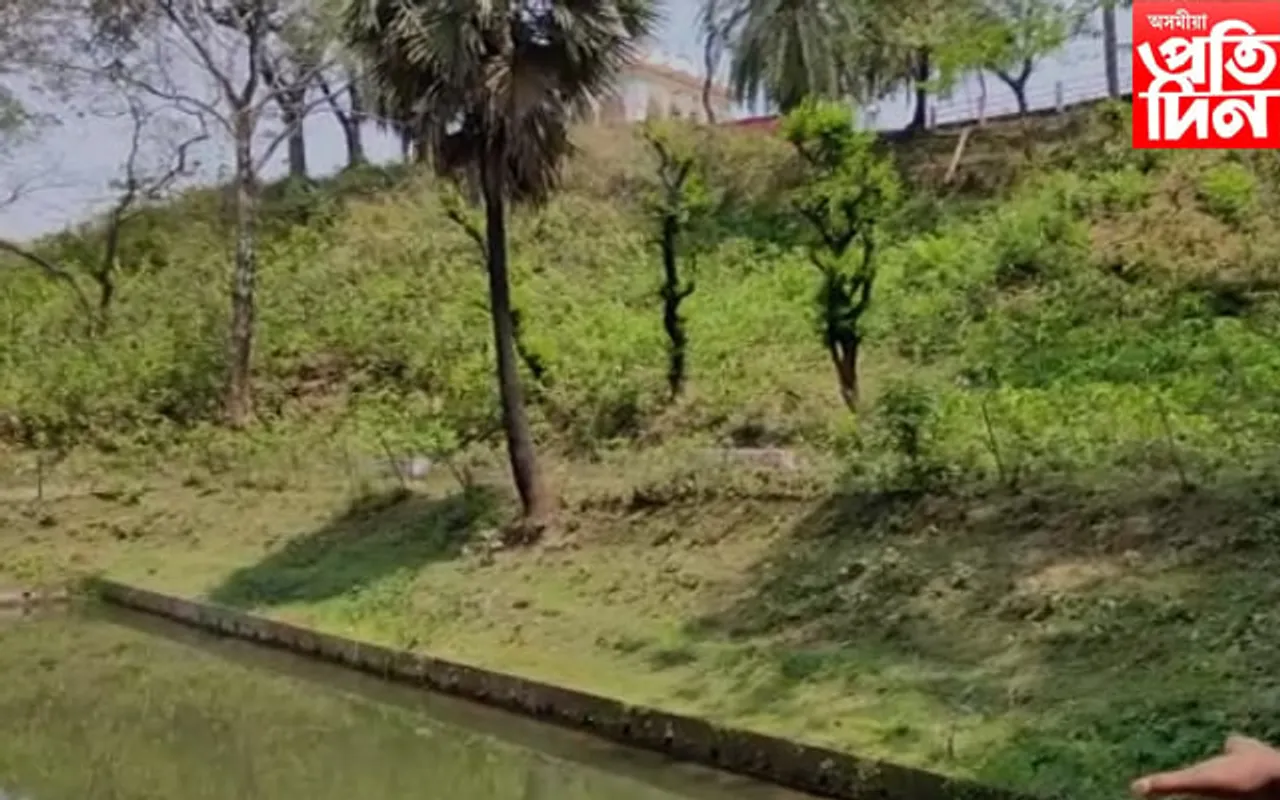 কামাখ্যা মন্দিৰৰ পুখুৰীত মৃতদেহ উদ্ধাৰ