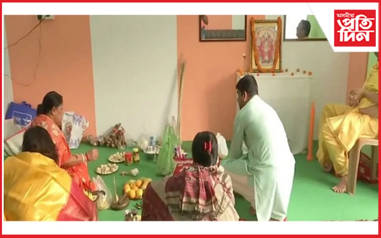 ক্ষমতা দখলৰ বাবে বিজেপি কাৰ্যালয়ত পূজা, অৰ্চনা... 
