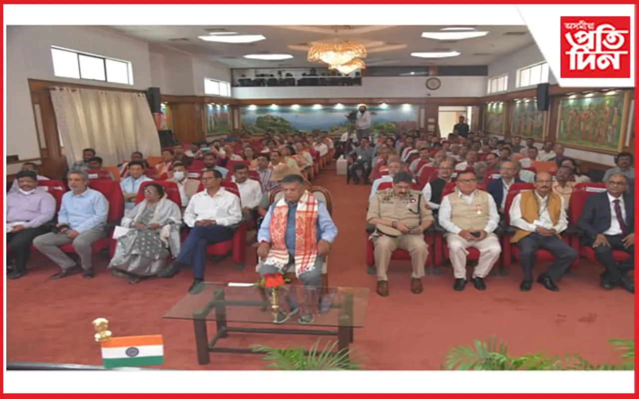 ৰাজভৱনত প্ৰদৰ্শিত হ’ল প্ৰধানমন্ত্ৰীৰ ‘মন কী বাত’ৰ শততম খণ্ড...