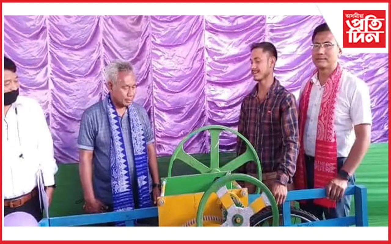 বিটিচি প্ৰশাসনৰ সৌজন্যত চিদলীত কুঁহিয়াৰ ৰস উলিওৱা যন্ত্ৰ বিতৰণ...