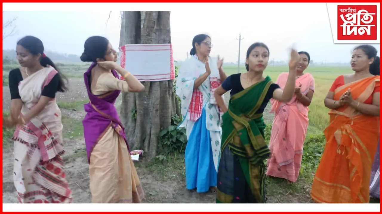 বটদ্ৰৱাৰ ৰাইদঙীয়া ফুলগুৰি গাঁৱত গছ বিহু উদযাপন