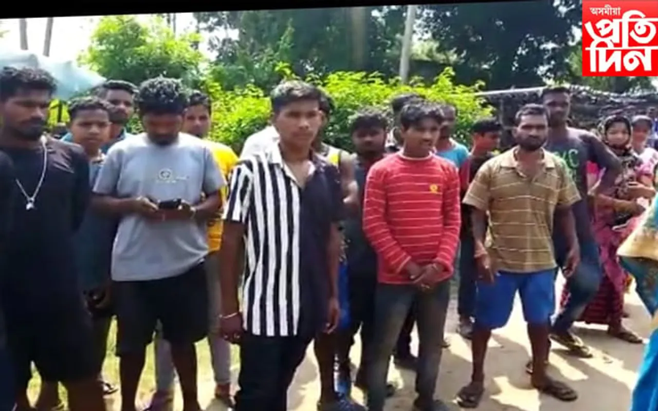বিবাহিত মহিলা শ্ৰমিকৰ লগত হাজিৰা বাবুৰ গোপন প্ৰেম,মৰিয়নিত উত্তপ্ত পৰিস্থিতি