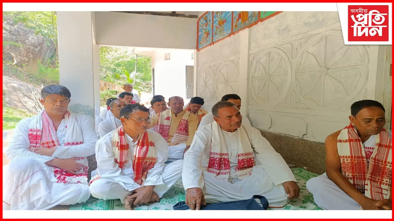 মহাপুৰুষ মাধৱদেৱ স্থাপিত বৈঠাপুতা সত্ৰ লুইতত জাহ যোৱাৰ উপক্ৰম...