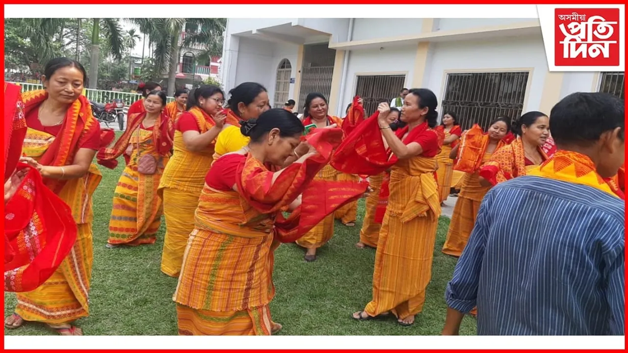 বৈশাগুৰ আনন্দ : হেৰাই যোৱা পৰম্পৰাক ঘূৰাই আনিলে বড়ো কেথলিক সকলে...