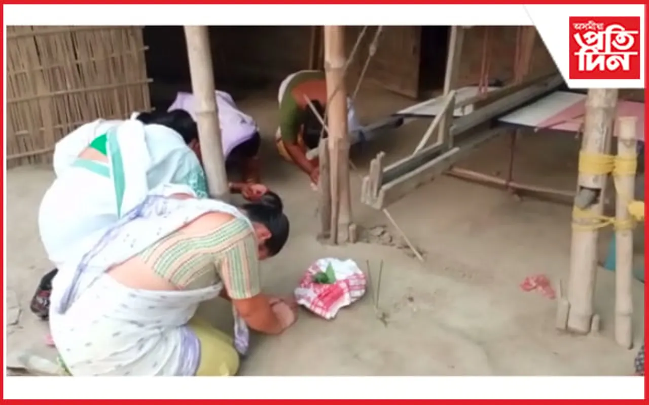আজি তাঁতৰ বিহু : গাঁৱৰ বোৱাৰী-জীয়ৰিয়ে পালন কৰিছে এই বিহু...