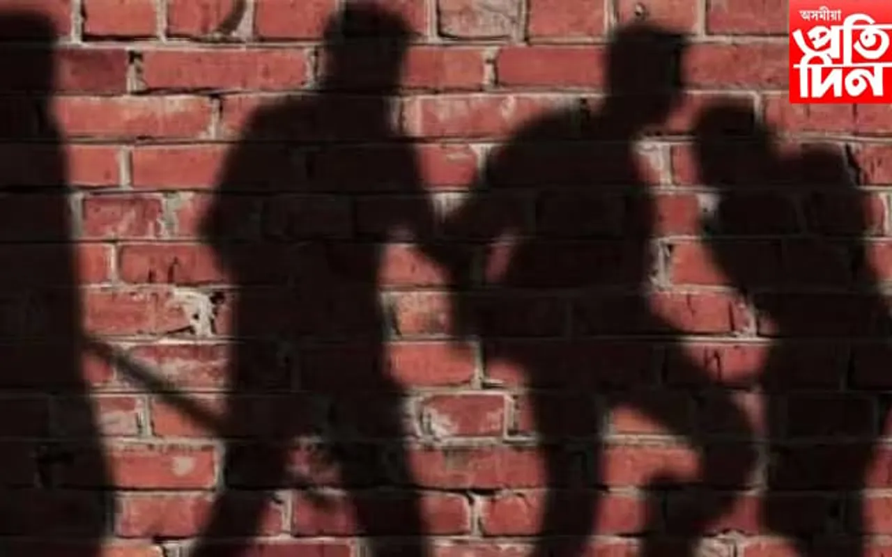 যুৱতীক প্ৰহাৰ কৰা ৱেৱ পৰ্টেলৰ সাংবাদিকসহ আন এজন আটক...