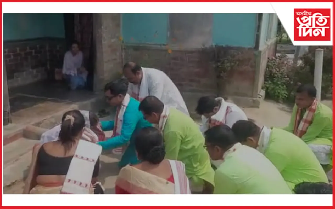 ননৈত "বাঁহী"ৰ বিশেষ পদক্ষেপ; ঘৰে ঘৰে গৈ জ্যেষ্ঠজনক জনালে সেৱা...