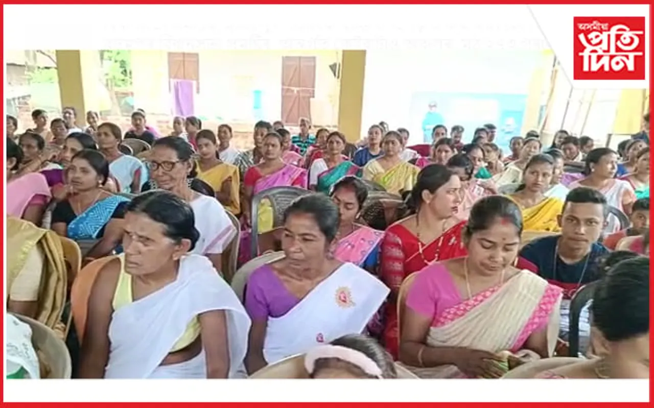 নগাঁৱৰ বামুণীত ২৭৩ গৰাকী ব্যক্তিক মুখ্যমন্ত্ৰী সাহাৰ্য পুঁজিৰ চেক বিতৰণ...