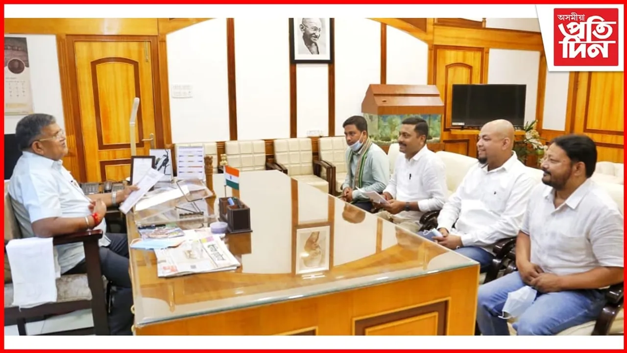 প্র'টেক হাউছিঙৰ অনিয়মৰ অভিযোগঃ ৰাজ্যপালক স্মাৰক পত্ৰ প্ৰদান আপৰ 