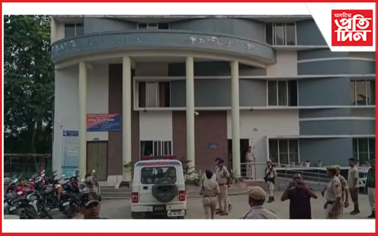 গ্ৰেপ্তাৰ হ’ল শিৱসাগৰৰ বিতৰ্কিত ঠিকাদাৰ নিৰ্মল ম’ৰ...