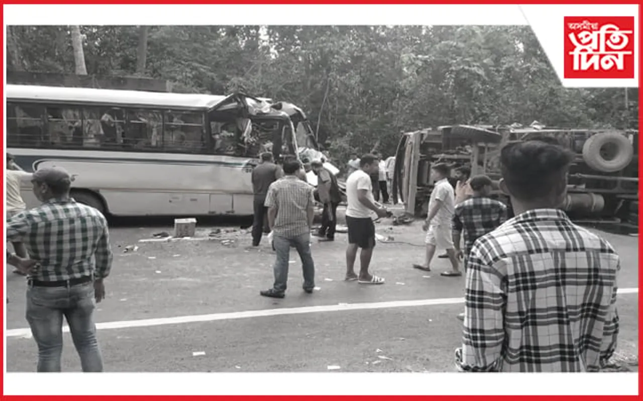 গোলাঘাটত বাছ আৰু ট্ৰাকৰ মাজত মুখামুখি সংঘৰ্ষঃ প্ৰায় ১৫ জন আহত 