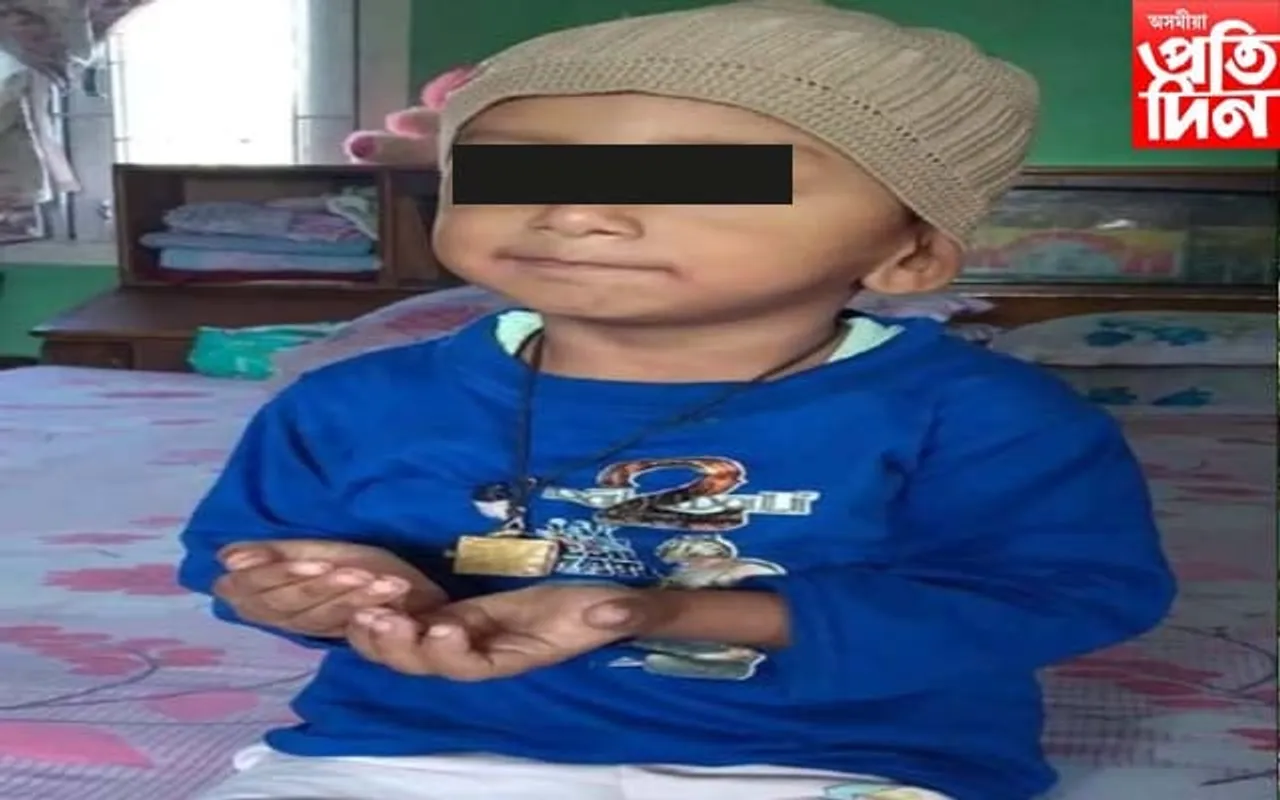 ঘৰৰ চৌহদত থকা পকীবেৰ ভাঙি পৰি শিশুৰ কৰুণ মৃত্য়ু...