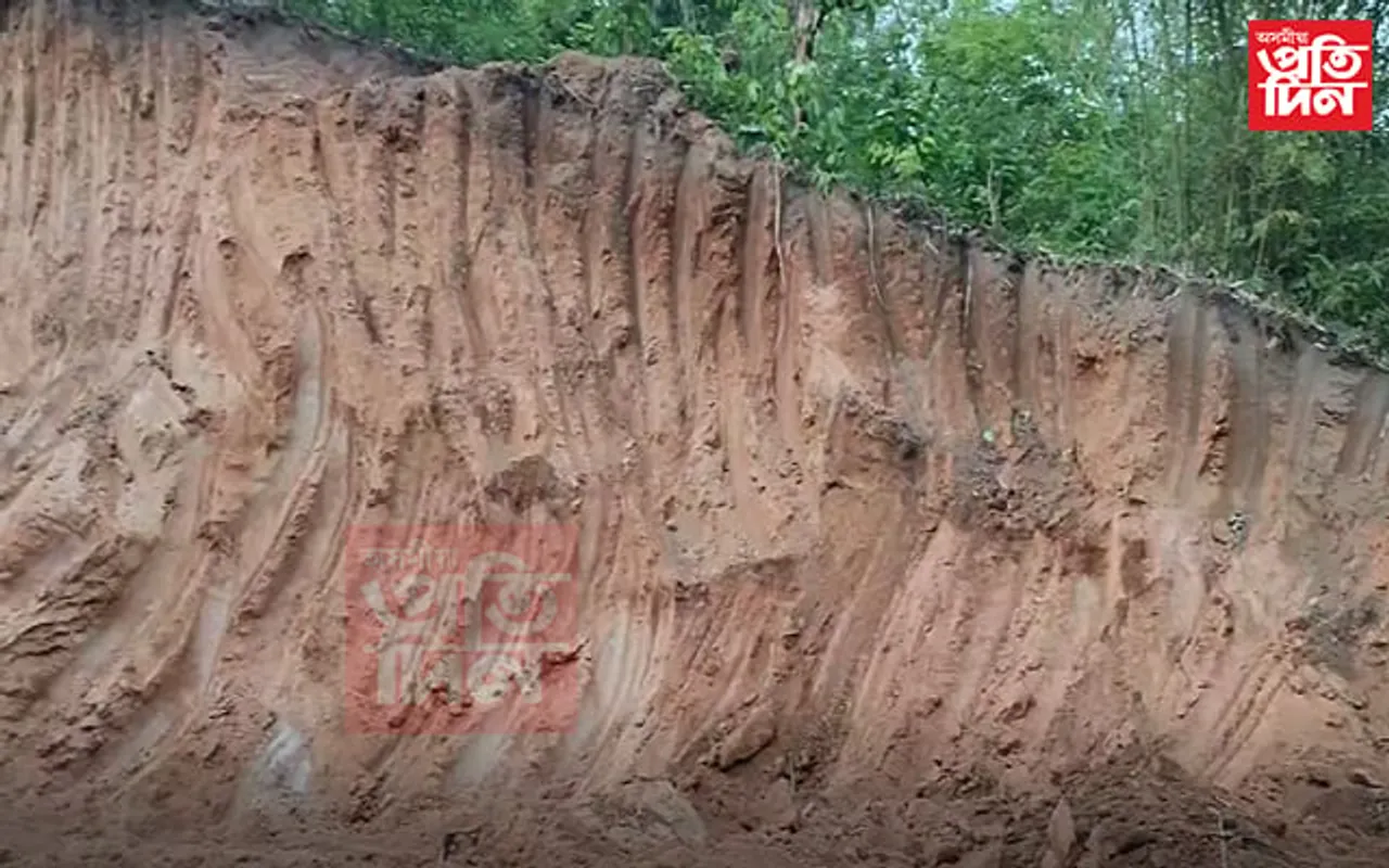 কাজিৰঙাত চলিছে পাহাৰ ধ্বংসৰ  প্ৰতিযোগিতা... 