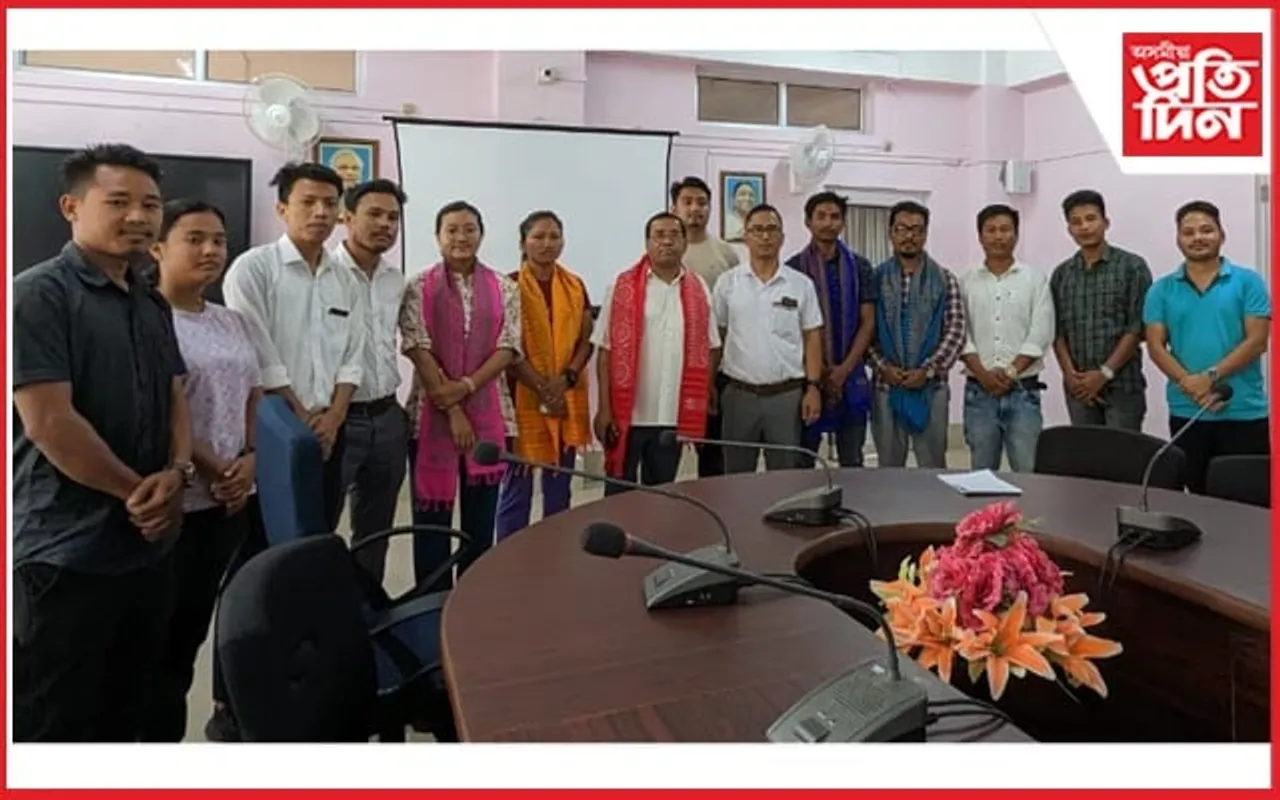 বড়োলেণ্ডৰ বিশ্ববিদ্যালয়ৰ তিনি শিক্ষাৰ্থীক সম্বৰ্ধনা...