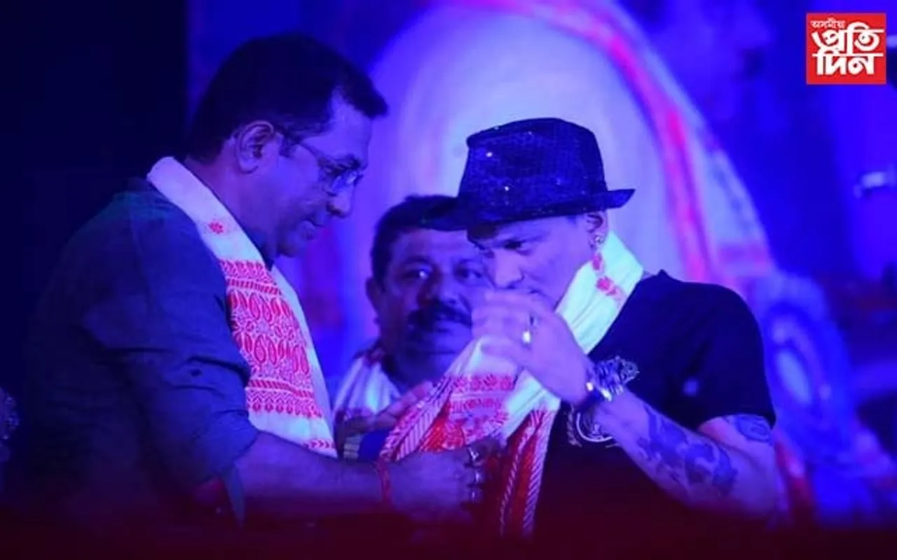 কলঙৰ বাকৰি নেহৰুবালিত বসন্ত উৎসৱত হাৰ্ট থ্ৰব জুবিন গাৰ্গ