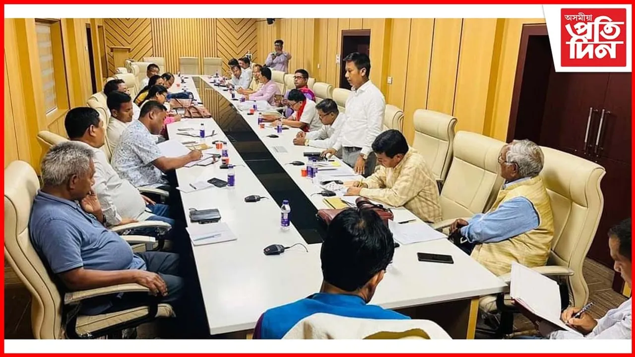 বড়ো মাধ্যমৰ সমস্যা সন্দৰ্ভত এবছু, বড়ো সাহিত্য সভাই বড়ো মন্ত্ৰী আৰু বিধায়ক সকলৰ সৈতে আলোচনা