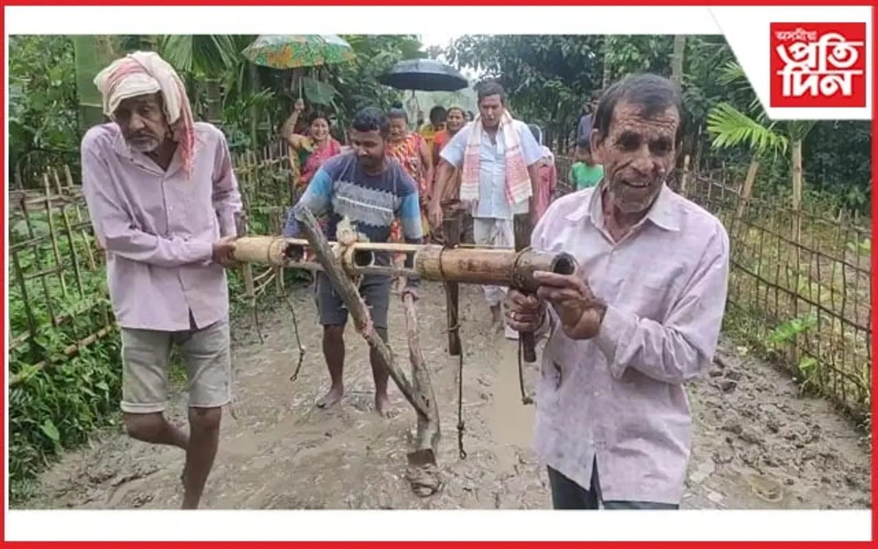 বৰজহাবাৰীত পথৰ দুৰৱস্থা : অতিষ্ঠ ৰাইজৰ সৈতে প্ৰতিবাদত নামিল বিজেপিৰ ৱাৰ্ড মেম্বাৰ 