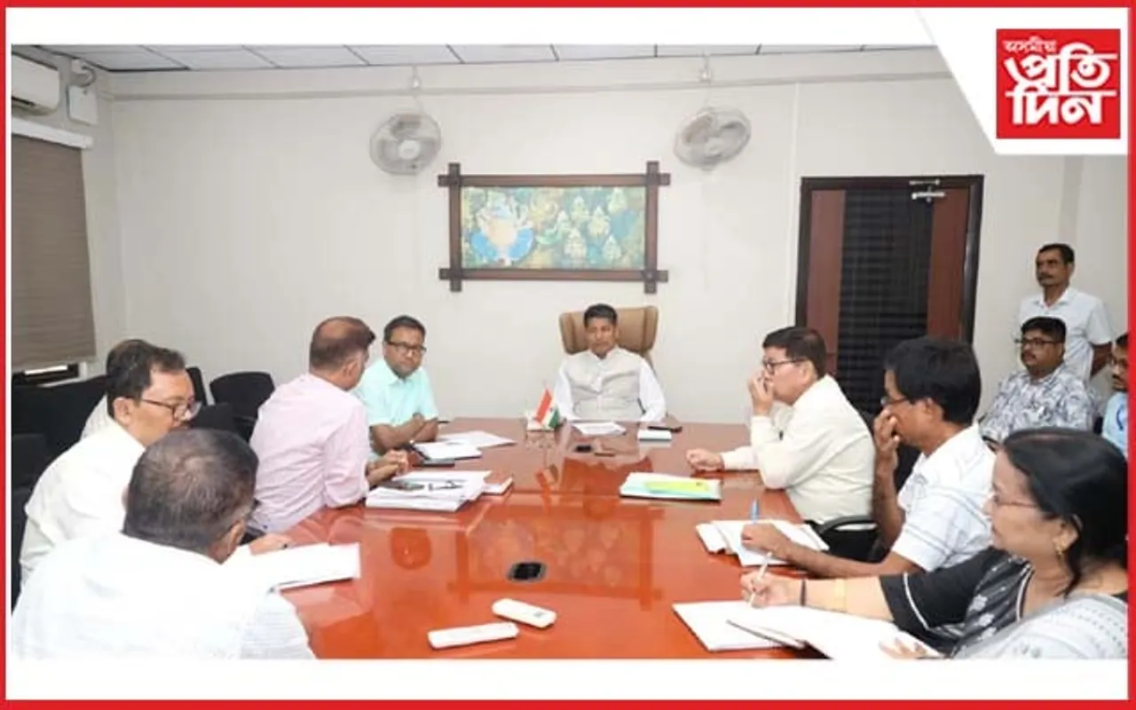 গুৱাহাটী বিশ্ববিদ্যালয়ৰ কৃত্ৰিম বান সন্দৰ্ভত মন্ত্ৰী পীযুষ হাজৰিকাৰ বৈঠক...