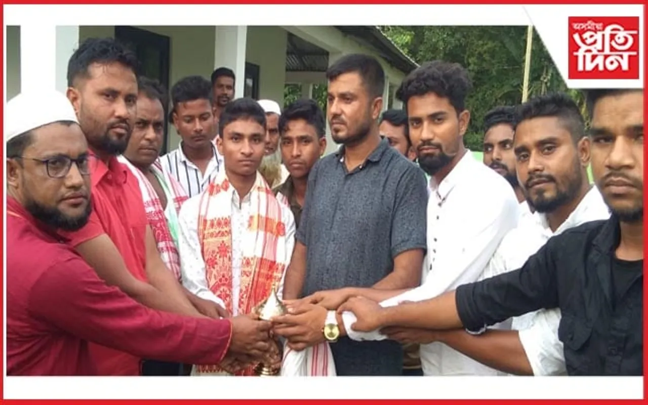 NEET ৰ ফলাফলত জিলিকি উঠিল কামপুৰৰ আবু চৈয়দ আনচাৰী