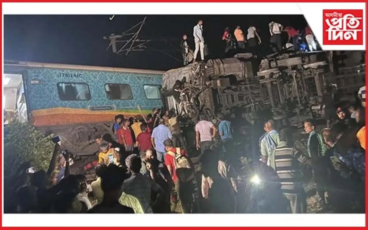 উৰিষ্যাত মালবাহী ৰে'লৰ সৈতে মুখামুখি সংঘৰ্ষ কৰোমণ্ডেল এক্সপ্ৰেছৰ; লাইনচ্যুত ৪ ডবা...