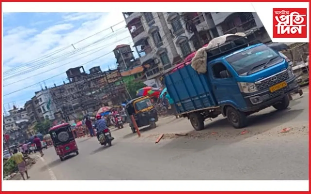 সমষ্টি পুনৰ নিৰ্ধাৰণৰ বিৰোধিতাৰে বৰাক বন্ধঃ আৰক্ষী, CRP ৰ তহলৰ মাজতো মিশ্ৰিত প্ৰভাৱ...