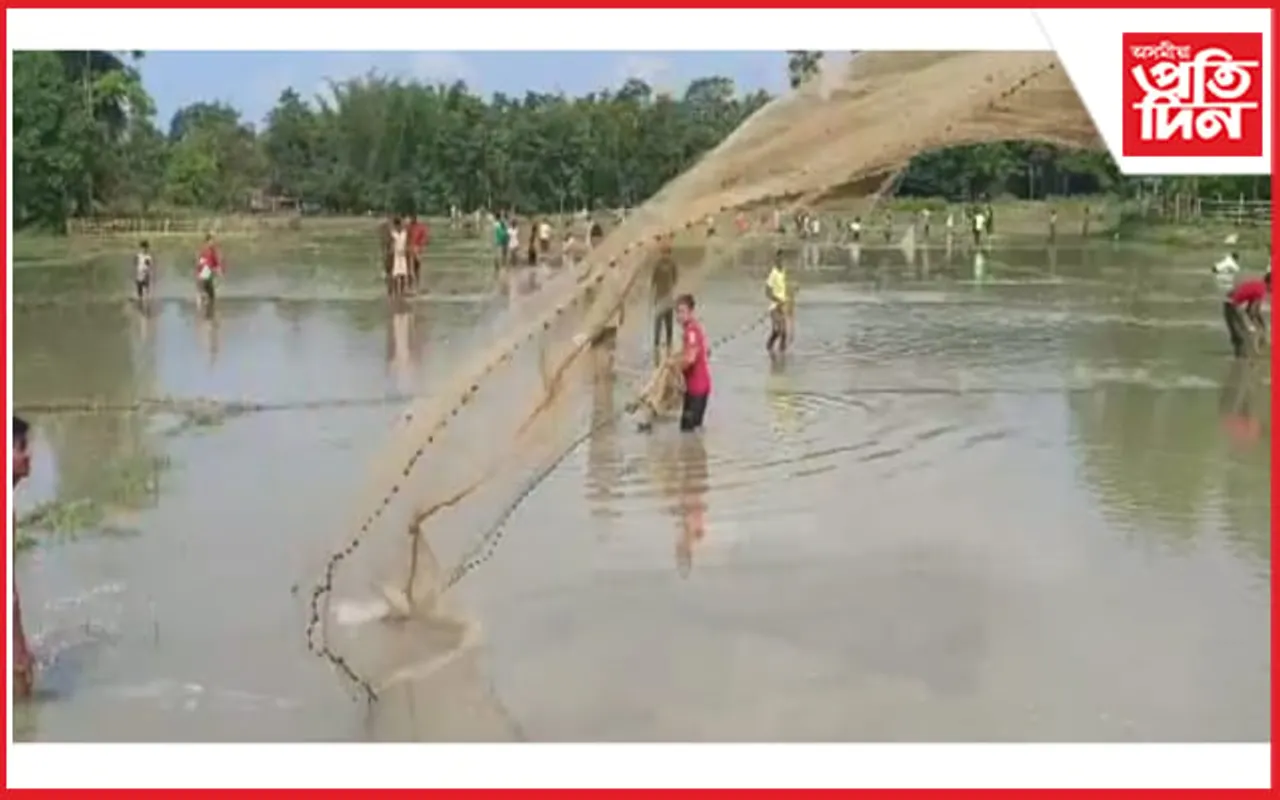 বোকাখাতত মীন আইন উলংঘা কৰি ৰাজহুৱা মৎস্য চিকাৰ...