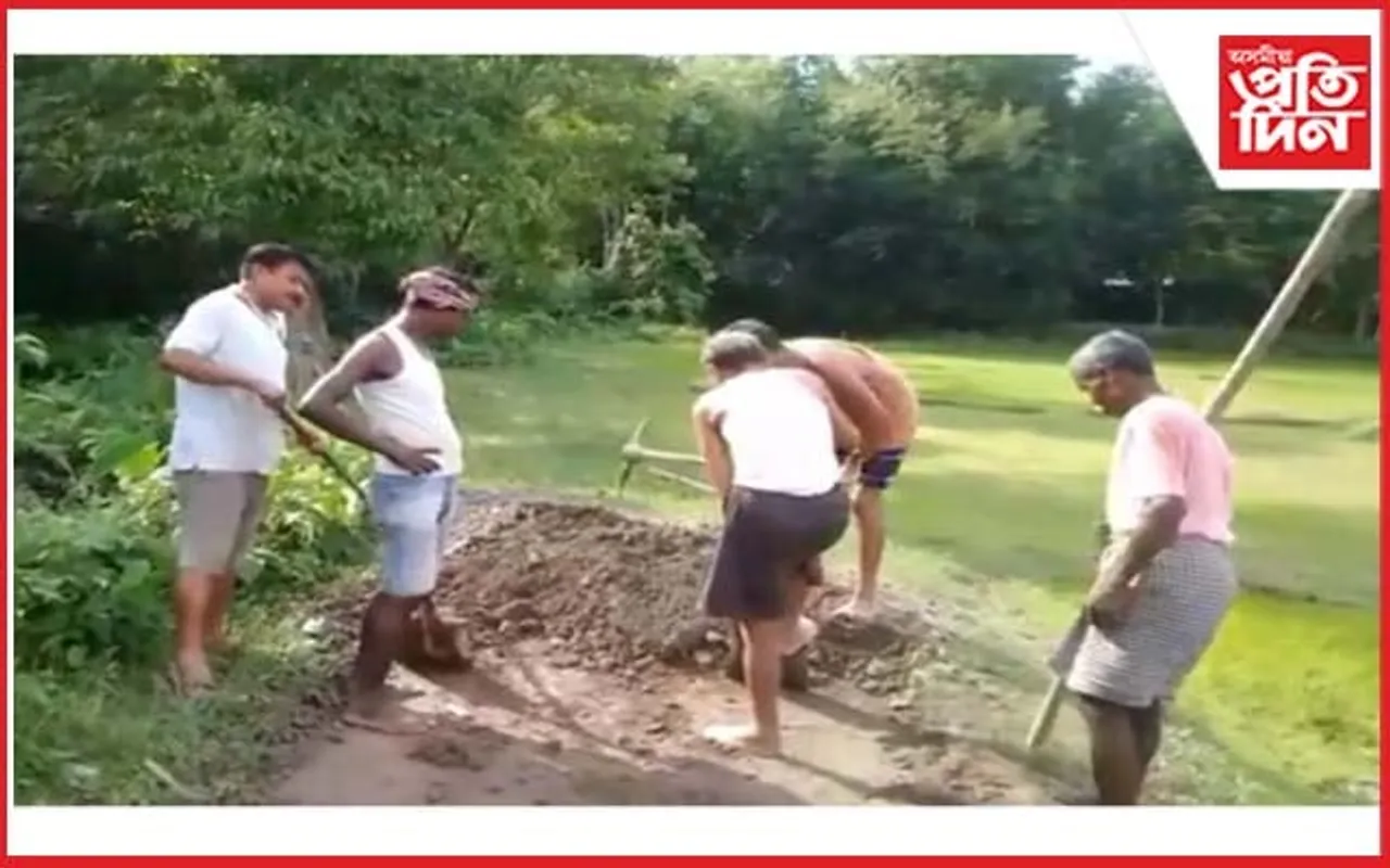 ঐতিহাসিক এঙেৰা খাট পথাৰলৈ যোৱা পথ মেৰামতি ৰাইজৰ... 