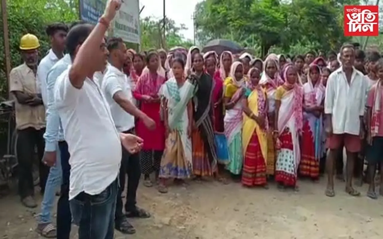 মথুৰাপুৰ চাহ বাগিচাত আটছাৰ উত্তাল প্ৰতিবাদ...