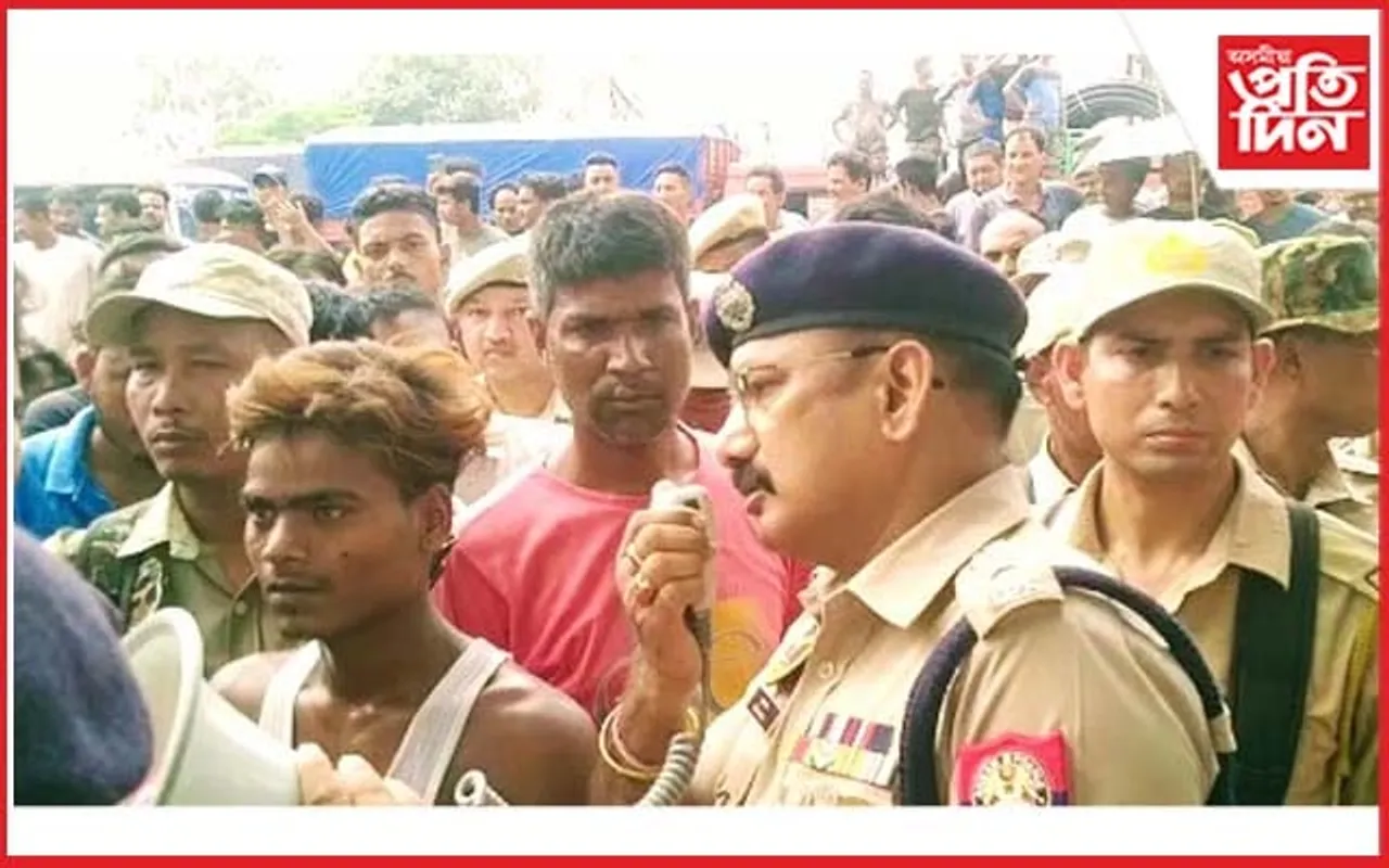 টিহুত ট্ৰাক চালকক ধন দাবীৰে মাৰপিট কৰি নিলম্বিত দুই আৰক্ষী