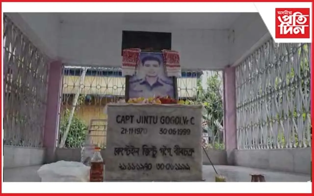 মৃত্যু দিৱসত শ্বহীদ জিণ্টু গগৈৰ সমাধি ক্ষেত্ৰলৈ নাহিল ৰজাঘৰৰ প্ৰতিনিধিঃ উচুপি উঠিল মাতৃ...
