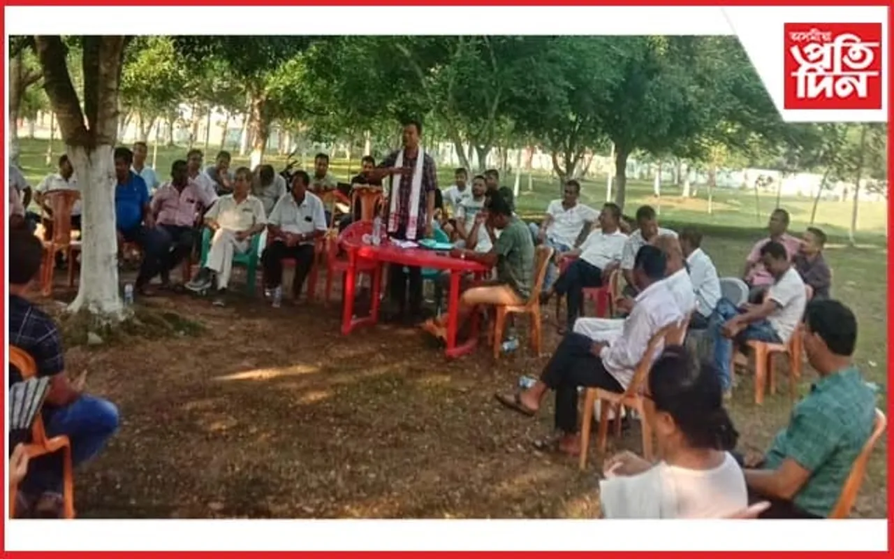 ফাটবিহু বিতৰ্ক: এইবাৰ সভাপতিৰ টেবুল ঢকিয়াই ক্ষমা খুজিলে উদণ্ড বিষয়ববীয়াই...