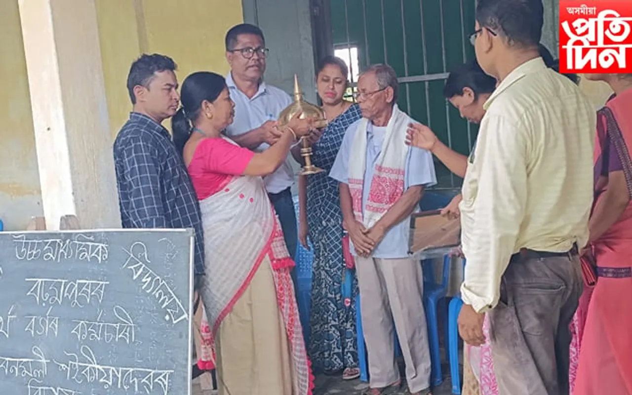 পাৰুল বালা গোস্বামী বামুণী বৰবাৰী উচ্চ মাধ্যমিক বিদ্যালয়ত বিদায় সম্বৰ্ধনা সভা সম্পন্ন 