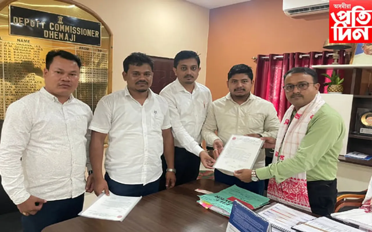 বিষাক্ত ফৰ্মেলিন যুক্ত চালানী মাছ বিক্ৰী বন্ধৰ দাবী ধেমাজি জিলা ছাত্র সন্থাৰ...