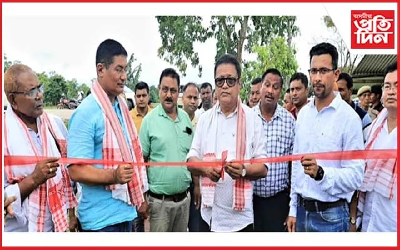 পশ্চিম মাছখোৱাত ৩ লোকনিৰ্মান আঁচনিৰ উদ্বোধন মন্ত্ৰী ৰণোজ পেগুৰ...