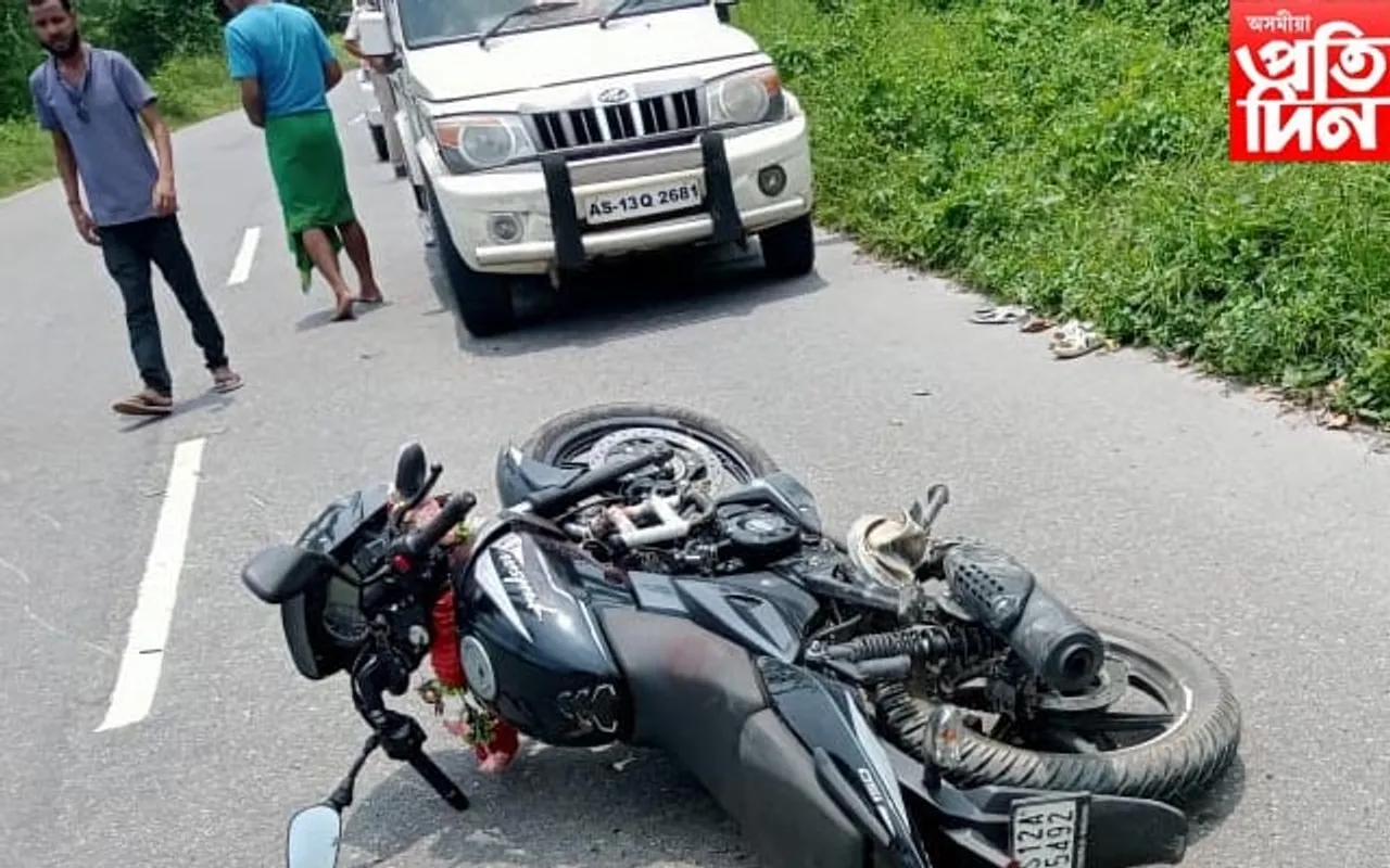 বাৰ মাইলৰ পথ দুৰ্ঘটনাত শিশুসহ থিতাতে নিহত যুৱক