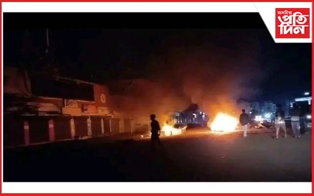 ৰক্ষা নাপালে আৰক্ষী অধীক্ষকেওঃ মণিপুৰত আন বাহনৰ লগত জ্বলাই দিলে এছ পিৰ বাহনো...