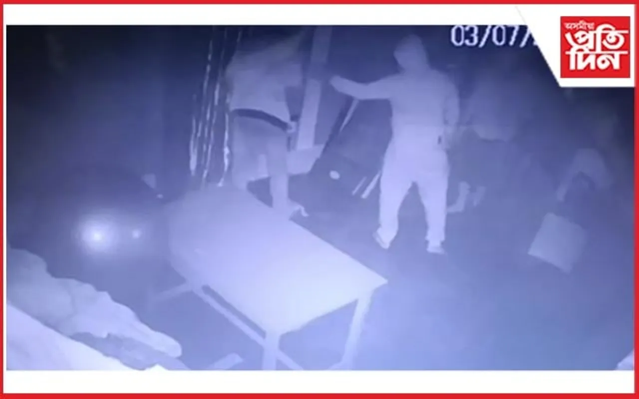 ধেমাজিত চোৰৰ তাণ্ডৱ : দেৱাল পাৰ হৈ চলালে চুৰিকাৰ্য