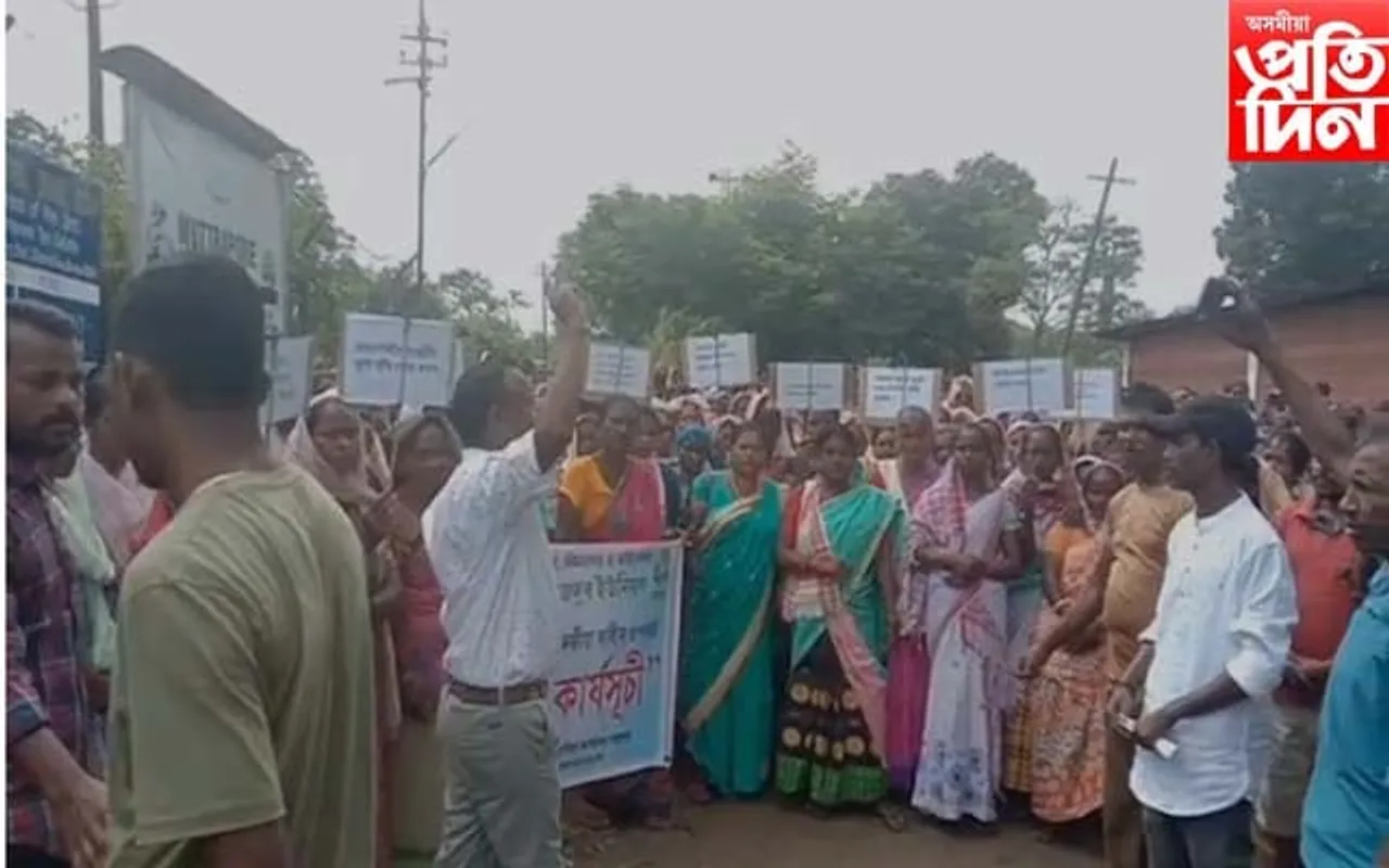চাহ শ্ৰমিকৰ প্ৰতিবাদত উত্তাল মথুৰাপুৰ... 