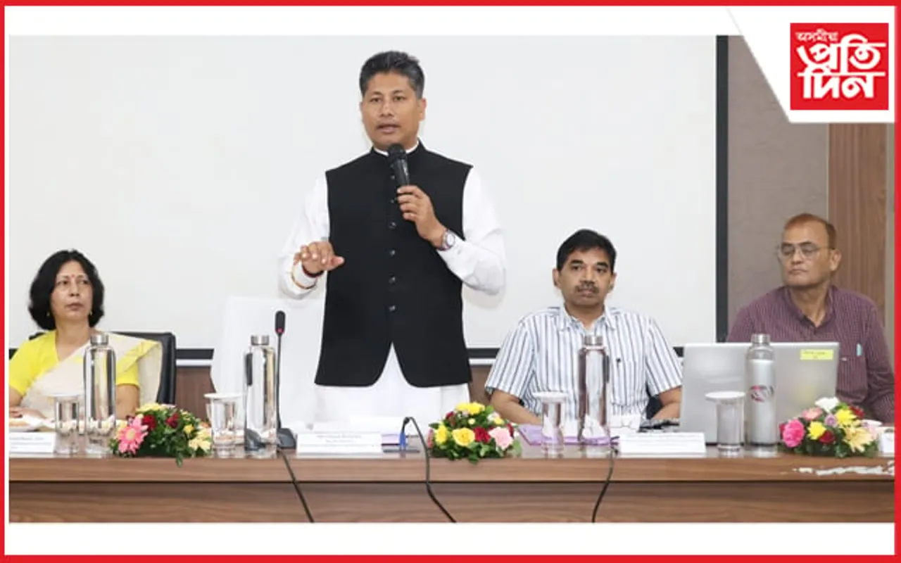 অনুসূচিত জাতি আৰু পিছপৰা শ্ৰেণী কল্যাণ সঞ্চালকৰ প্ৰশিক্ষণ কৰ্মশালা অনুষ্ঠানত মন্ত্ৰী পীযুষ হাজৰীকা