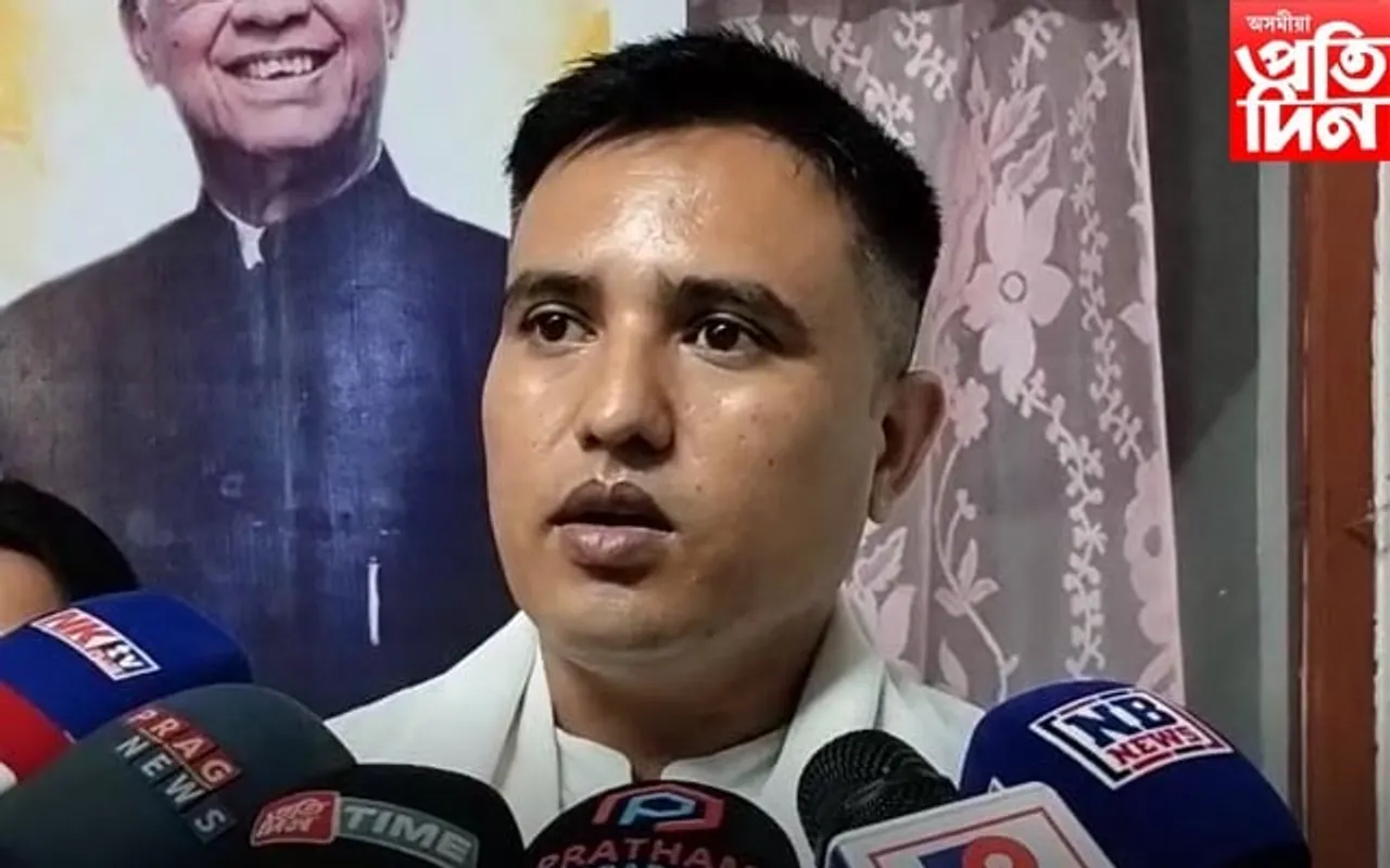 কংগ্ৰেছত যোগদান কৰাৰ কিছু সময় পাছতেই পুনৰ বিজেপিলৈ উভতিল তিতাবৰৰ প্ৰাক্তন পৌৰপতি 