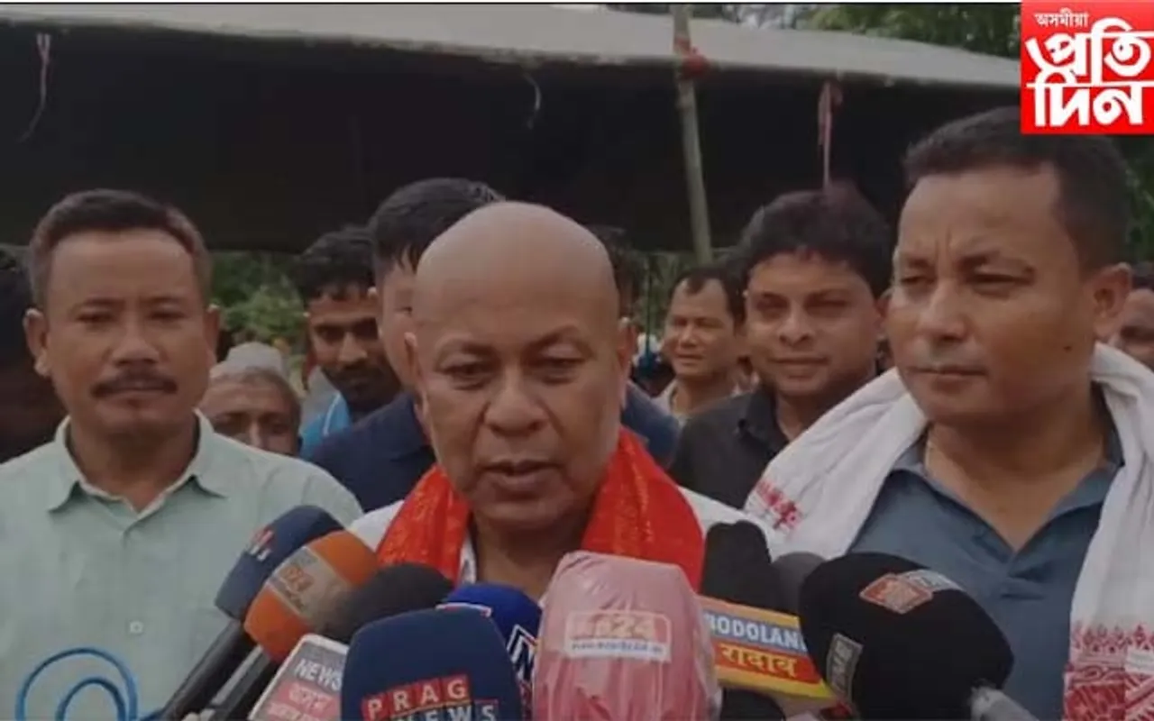 বিটিচিৰ কেইবাটাও প্ৰান্তত উচ্ছেদৰ জাননী প্ৰশাসনৰ, পিছদিনাই একে স্থানতে ঘৰ বনাই দিয়াৰ প্ৰতিশ্ৰুতি হাগ্ৰামা মহিলাৰীৰ
