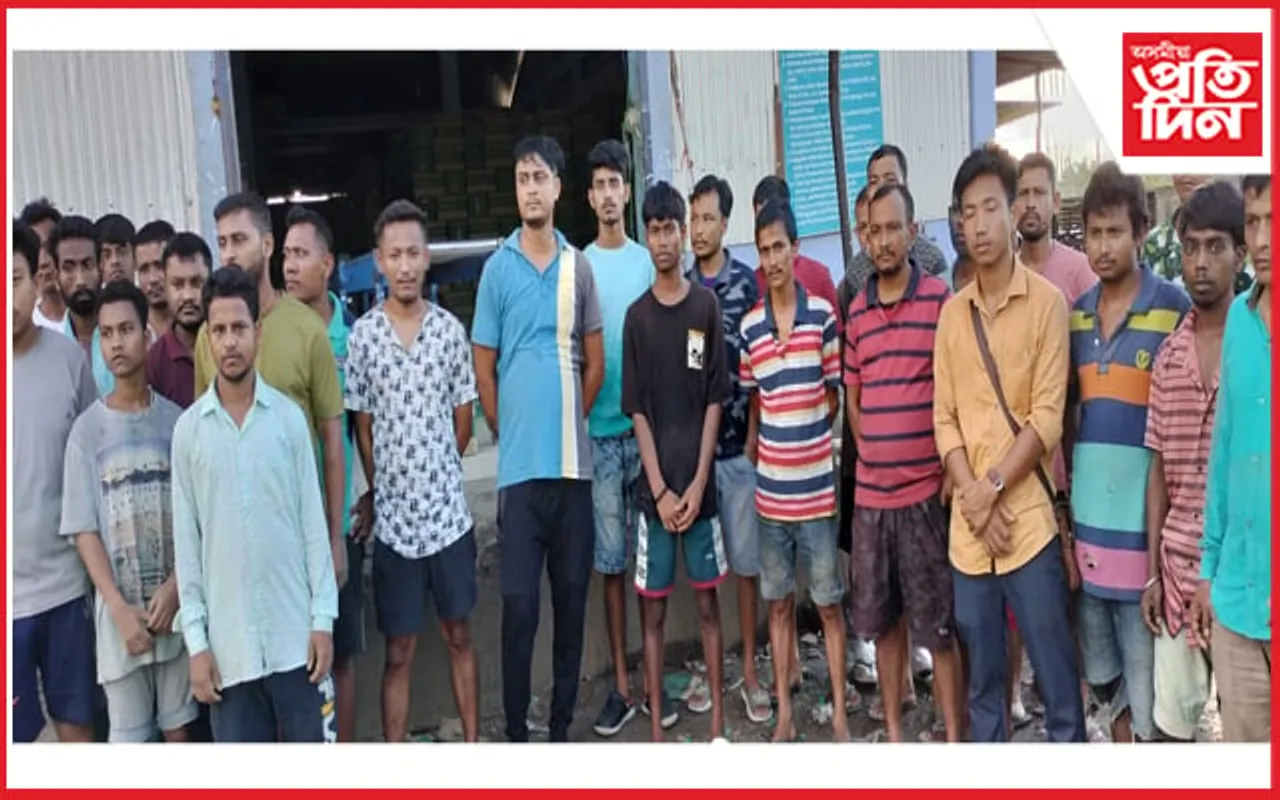 আধা লিটাৰ পানীৰ বটলত নিষেধজ্ঞাঃ একাংশ কৰ্মচাৰীৰ বিৰোধীতা