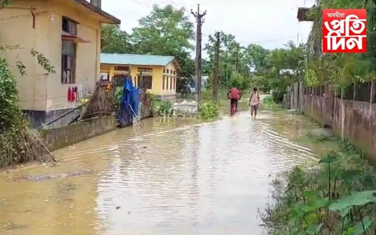 জৰাসৰ নৈৰ বাঢ়নী পানীত ডুব গ'ল শোণিতপুৰৰ কেইবাটাও অঞ্চল