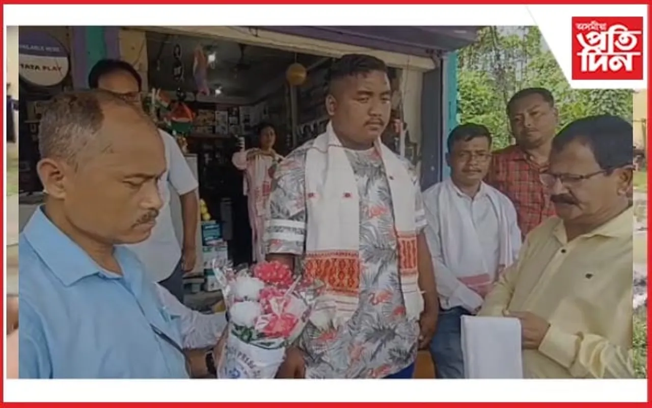 চৰাইদেউ প্ৰেছ ক্লাৱৰ উদ্যোগত  স্বৰ্ণ বিজয়ী কপিল সোণোৱালক সম্বৰ্ধনা