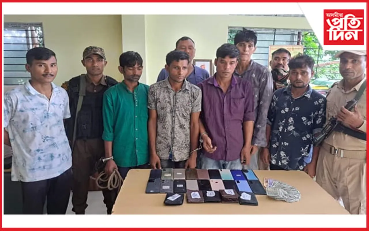 নগদ ধন-মোবাইলসহ কৰিমগঞ্জত আটক ৫ চোৰ