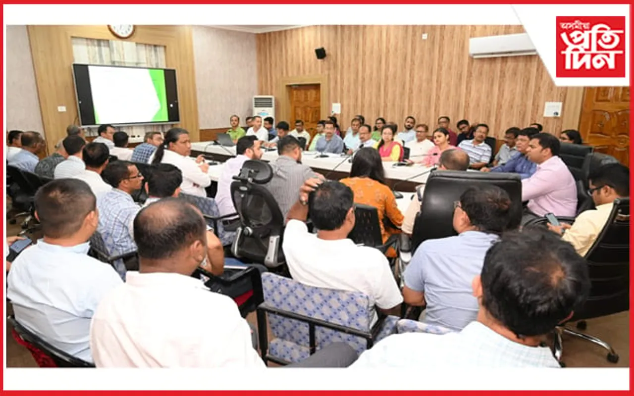 গোলাঘাট জিলা আয়ুক্ত কাৰ্যালয়ত দুৰ্যোগ ব্যৱস্থাপনা প্ৰাধিকৰণৰ বৈঠক