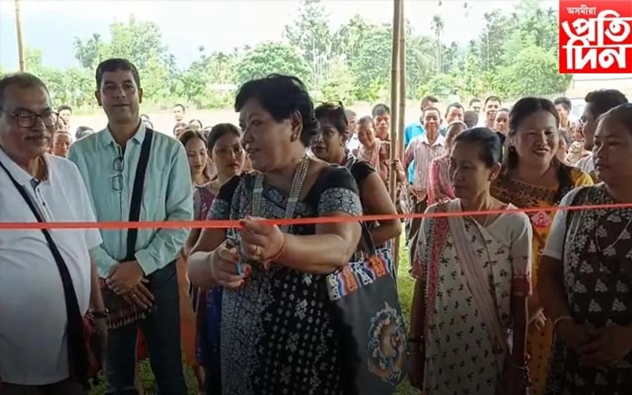 কাজিৰঙাত কাৰ্বি জনগোষ্ঠীৰ সাজপাৰৰ প্ৰদৰ্শনী আৰু প্ৰশিক্ষণ কাৰ্যসূচী