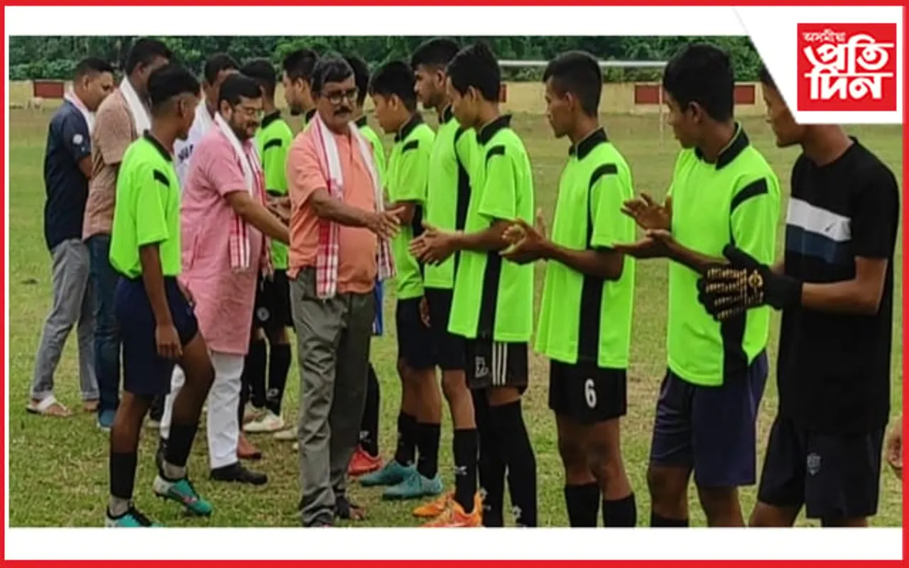 আজিৰে পৰা কলিয়াবৰ জিলা ক্ৰীড়া সন্থাৰ আন্তঃক্লাৱ ফুটবল প্ৰতিযোগিতা